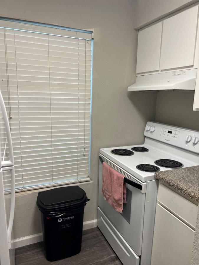 Beautiful 1-Bedroom Townhome With Nice Amenities Хьюстон Экстерьер фото