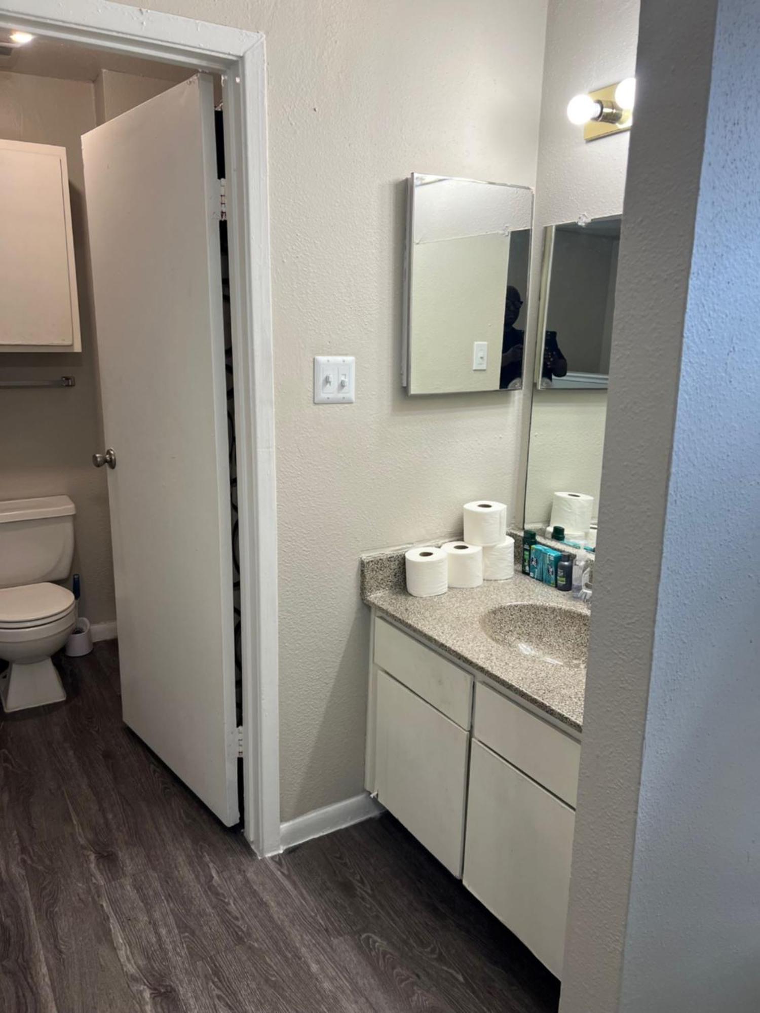 Beautiful 1-Bedroom Townhome With Nice Amenities Хьюстон Экстерьер фото